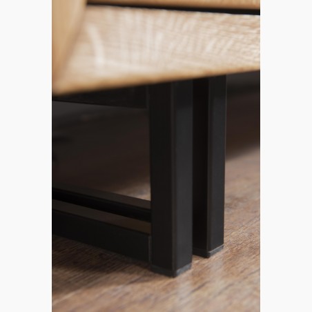 Konferenčný stolík s kovovými nohami, Vilo 64